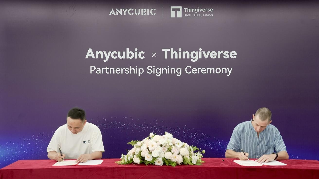 Đại diện Anycubic và Thingiverse ký thỏa thuận hợp tác độc quyền